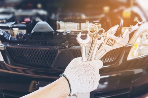 Pièces OEM et assurance auto : obligatoire ou optionnelle en 2025 ?